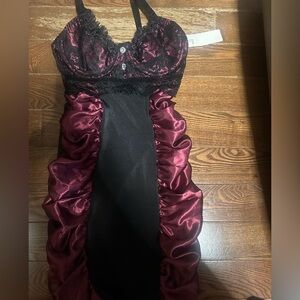 Elegant Black and purple Lace Nightgown